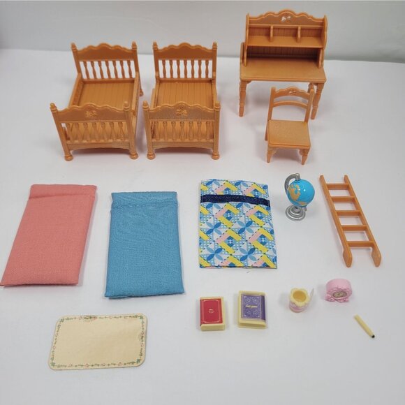 Calico Critters Children's Bedroom Set With Over 15 Pieces NOT COMPLETE - Picture 2 of 3